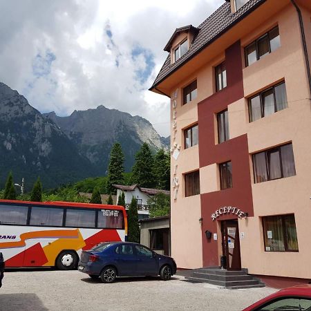 Hotel Iri Буштени Экстерьер фото
