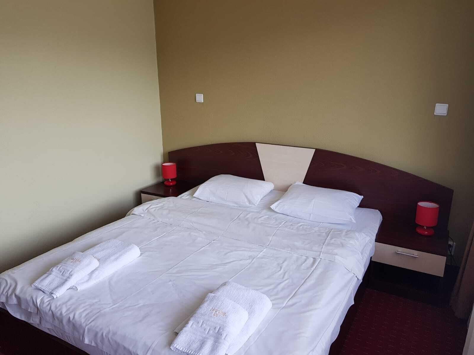 Hotel Iri Буштени Экстерьер фото