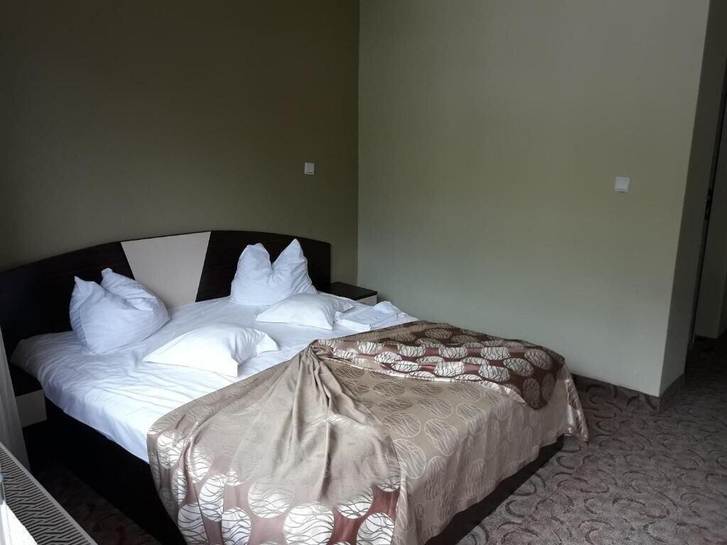 Hotel Iri Буштени Экстерьер фото