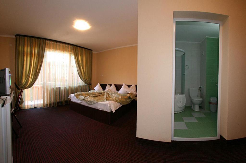 Hotel Iri Буштени Номер фото