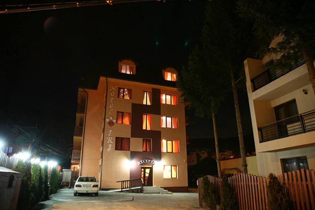 Hotel Iri Буштени Экстерьер фото
